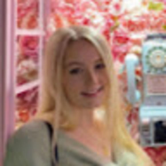 Meet your Posher, Allison - Picture 1 of 1